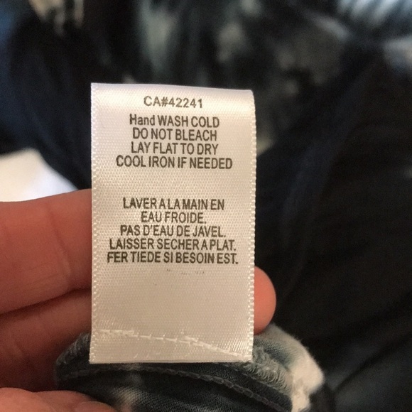 Young fabulous and broke women’s faux wrap open front tie-dye blouse size M - Picture 7 of 9